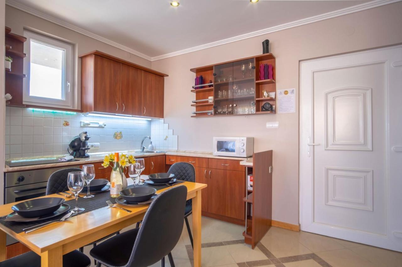 Myflat Belvedere Apartment Шіофок Екстер'єр фото