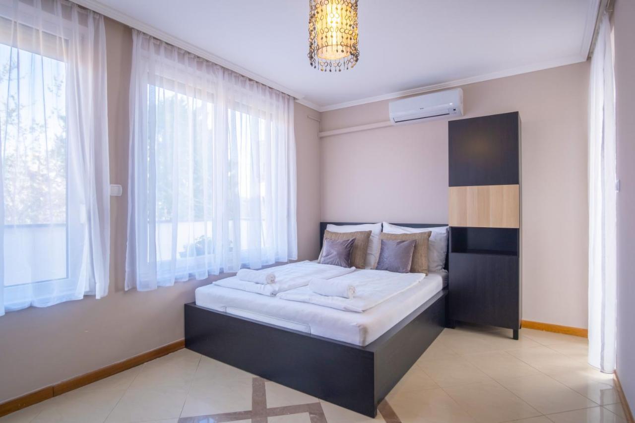 Myflat Belvedere Apartment Шіофок Екстер'єр фото